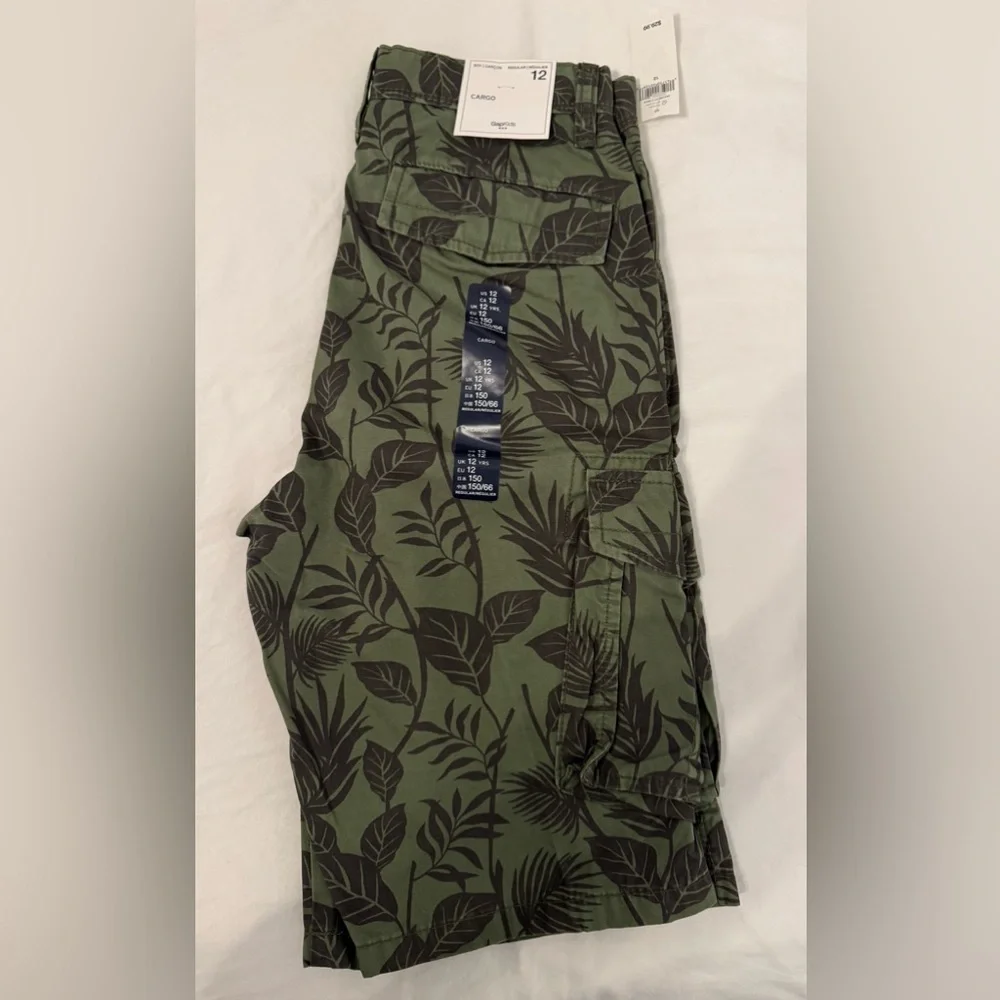 NWT Boy’s Gap Palm Print Cargo Shorts (12)